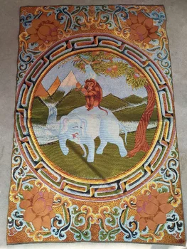 

Silk brocade painting exquisite embroidery painting in Tibetan Buddhist Thangka portrait of good luck