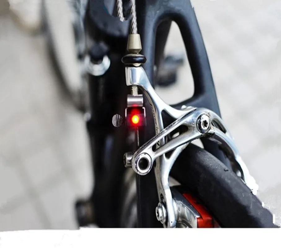 

Mini Brake Bike Light Mount Tail Rear Bicycle Light Cycling LED Light High Brightness Waterproof LED lamp Cycling Accessories