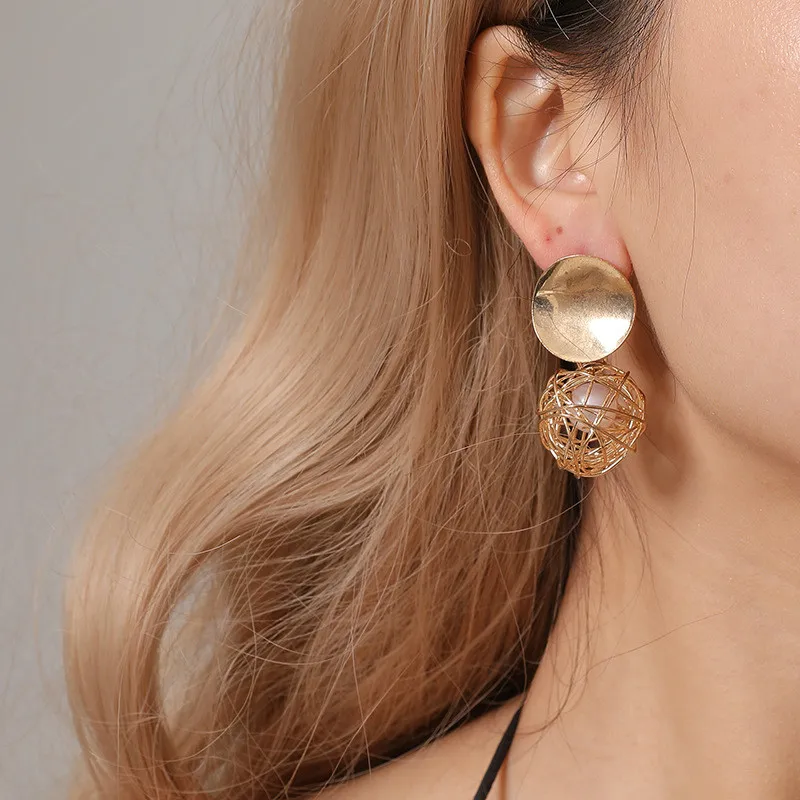 

Personality Punk Gold Round Earrings Personality RetroGeometric Metal Wire Woven Ball Pearl Earrings Metal Accessories