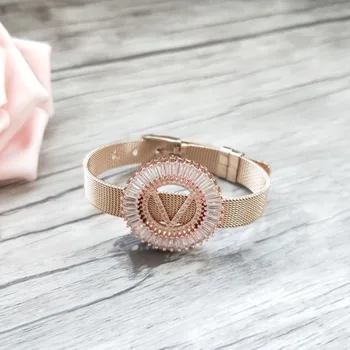 

4 Pieces Copper mirco pave cz zircon letter V Pendants,Chic circle charms big initials Strap bracelet jewelry For women BG210