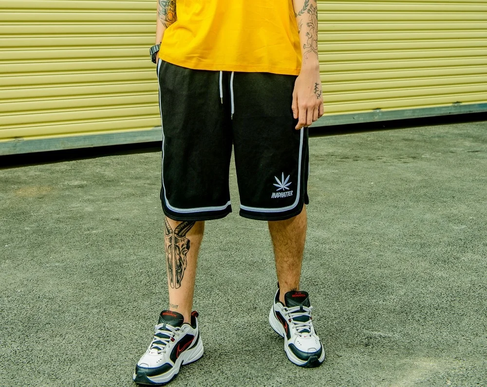 Уличная бермуды Спорт сторона соединены эластичный шнурок на талии вышивка кленовое Дерево лист печати полосатый хлопок мужские летние шорты