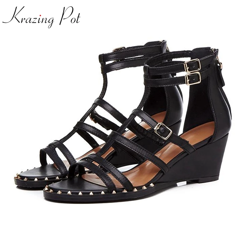 

Krazing Pot 2018 cow leather metal rivets beading wedges high heels peep toe zipper model runway show punk rock summer boots L71