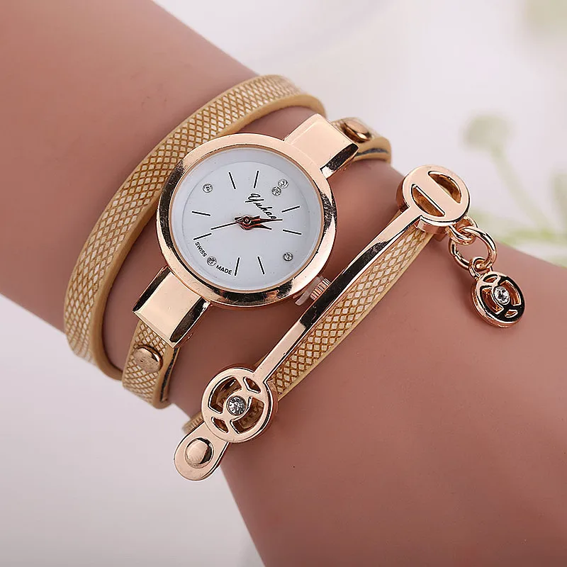 Горячие Роскошные кожаные кварцевые часы для женщин дамы кристалл браслет моды металлический ремешок наручные часы Relojes mujer 8A17 - Цвет: Beige