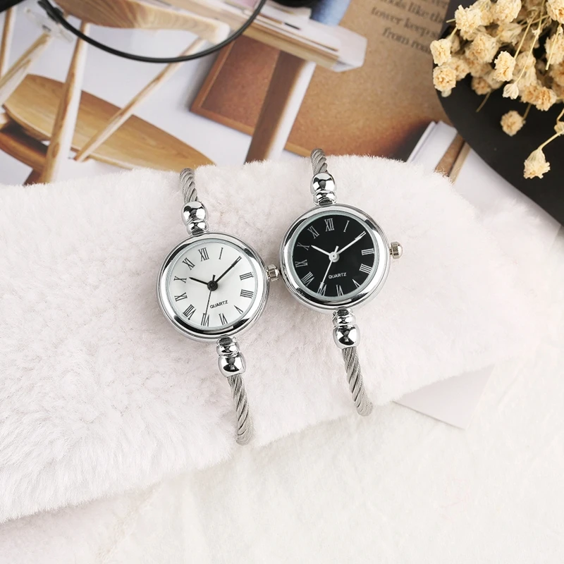 

Women's Watch Unique Little Cute Smooth Dial Quartz Watch Fashion Silver Slim Bangle Bracelet Clock Gifts for Teen Girls Ulzzang
