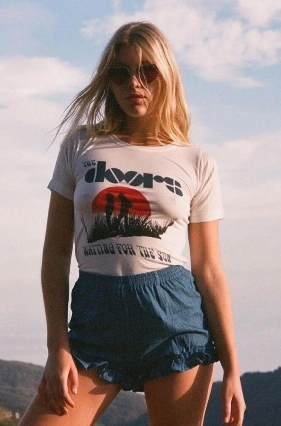 

Fashion Show-XSX Women The Doors Waiting For The Sun T Shirt Band Merch Jim Morrison La Woman Print Tops Female Fashion Tees