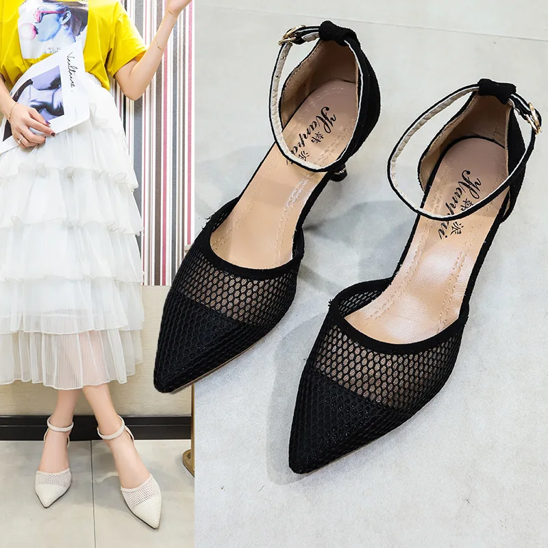 

The new Korean version of the web face is hollowed out with the style of "Fairy style" clear heels sandals.