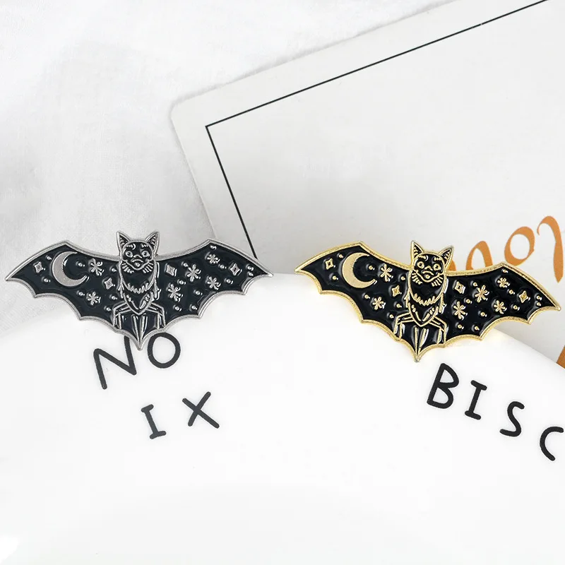 

New dark flying animal drop oil black and white metal badge fashion series brooch gift fashion bag clothing accessories