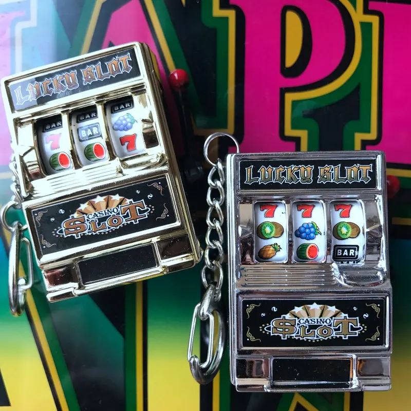 

80s Classic Toy Original Seconds Garage Kit Slot Machine Gamble keychain Model Toy Key chain Figure Collectible Model Toy Gifts