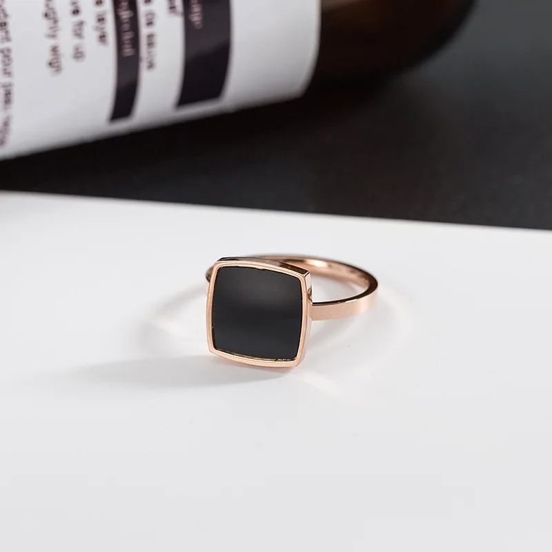 

2019 New Titanium steel rose gold black square ring female Crystal from Swarovski Fashion jewelry For Women and Man