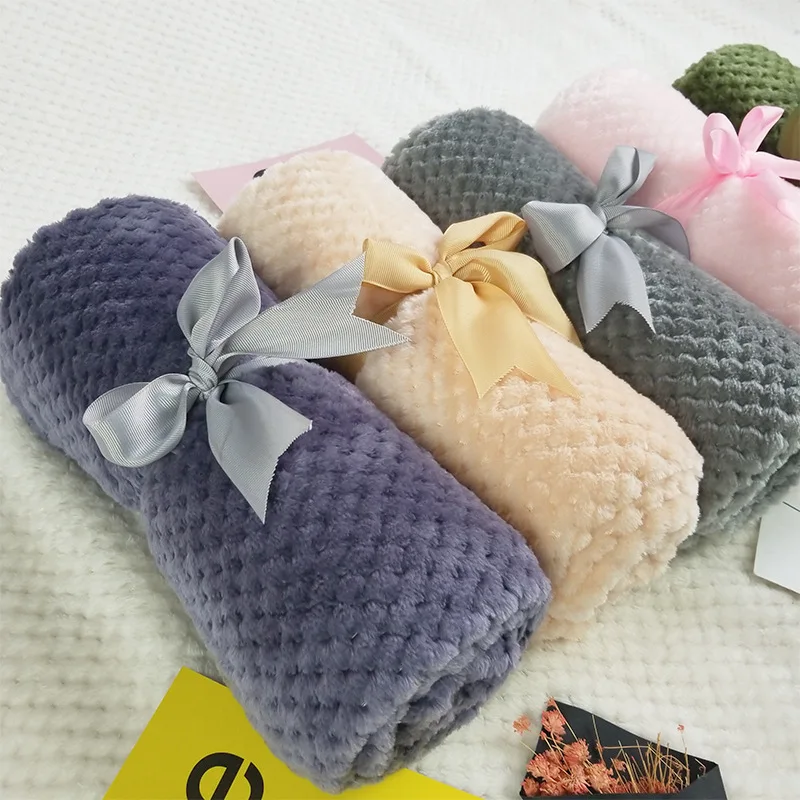 

New Arrival Flannel blanket pineapple thickening blanket solid color rug coral fleece nap blanket air conditioning blanket