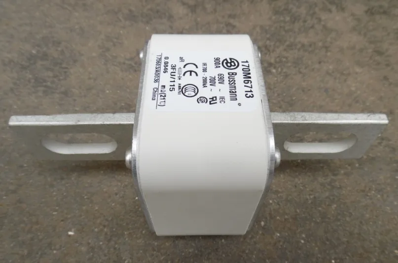 Предохранители: 170M6620 1800A 690 V(3FU/90)/170M6720 1800A 690 V(3FU/115) aR