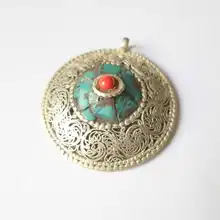 TBP494 Непальские винтажные Ручные ювелирные изделия Медная Инкрустация камнем Цветочные Подвески