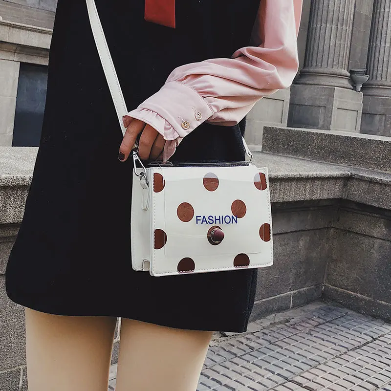 

Korean Fashion Wave Transparent PVC Women Bag Clear Small Flap Bags Casual Shoulder Messenger Bag Party Purse Cross Body Bags