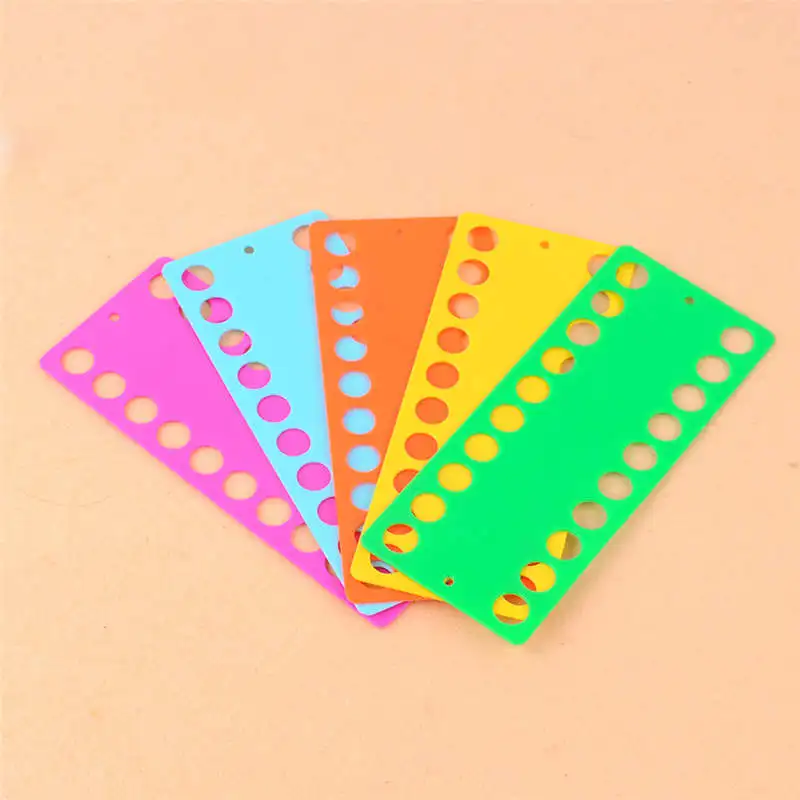 

1PC High Quality Plastic Embroidery Thread Cards Cross Stitch Threading Board Sewing Tools 20Holes About 200*80*1.5MM Random