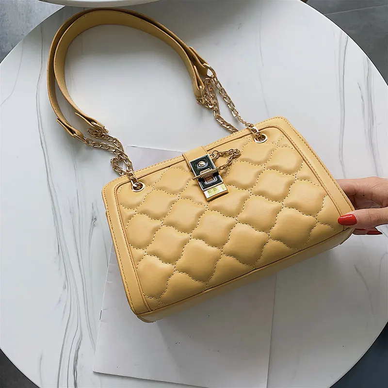 

The New Korean Version of the Japanese Style Small Bag with Fashion, Leisure and Texture Slanting Single Shoulder Bag