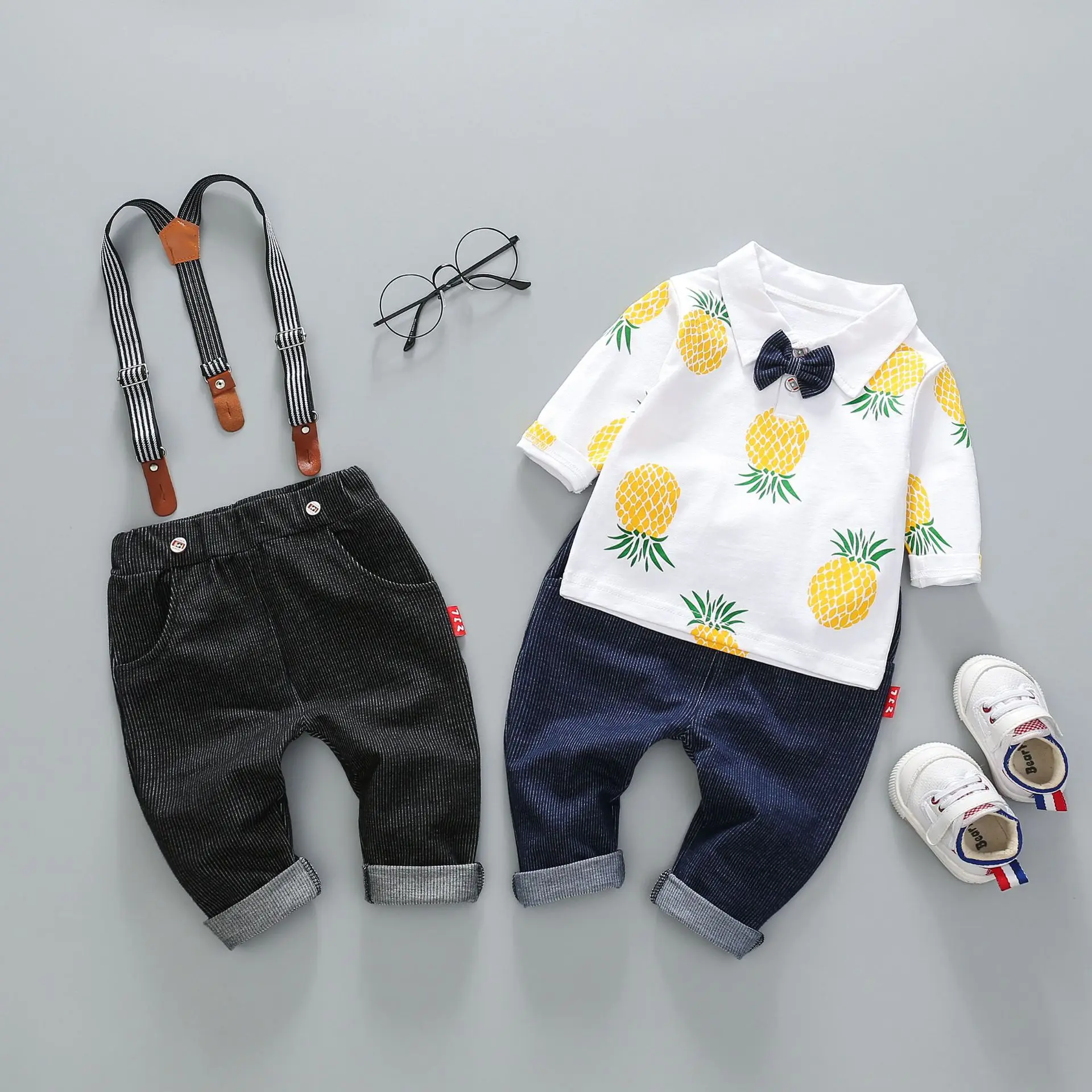 Весенний комплект одежды для маленьких мальчиков, хлопковый топ с длинными рукавами и рисунком ананаса, белая футболка+ комбинезон, 2 предмета, Детская верхняя одежда, комплекты для мальчиков
