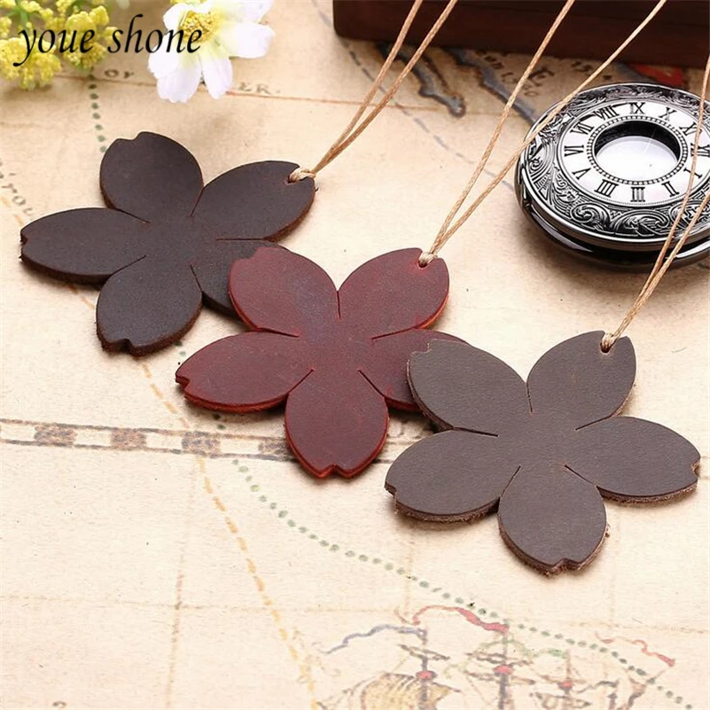

1PCS Bookmark Good Leather Handmade First Layer Cowhide Retro Flower Shape Art Leather Card Tag Crazy Horse Skin Gift YOUE SHONE