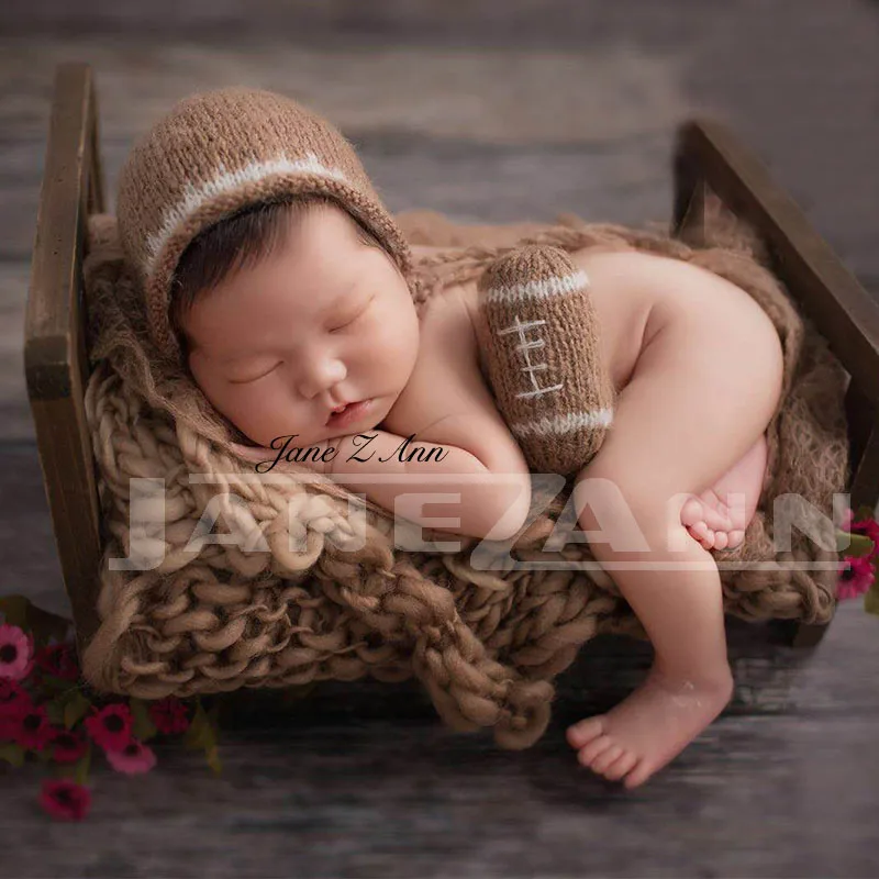 

Jane Z Ann Newborn photography props handmade knitted mohair hat+rugby baby pictures sports outfits baby studio accessories