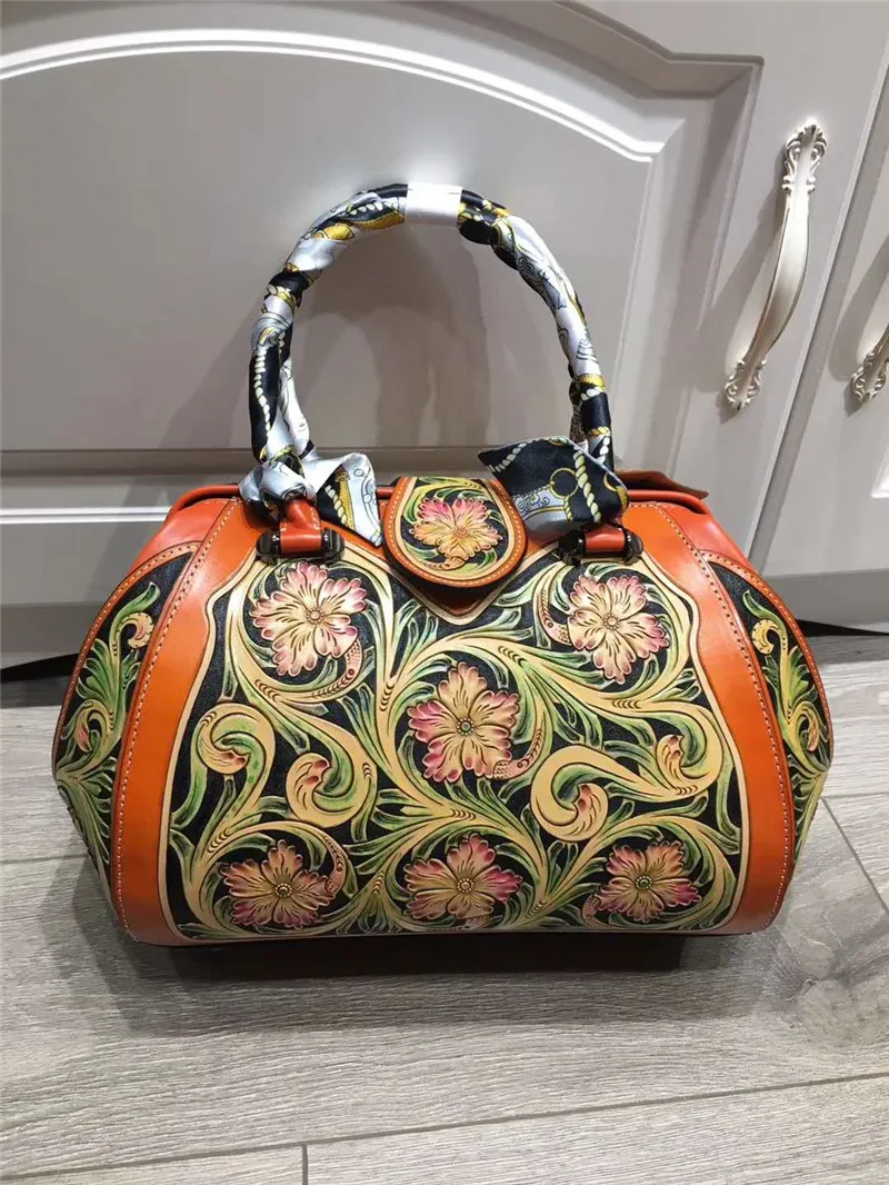 

DIOLEVY Vintage Genuine Leather Women's Handbag Casual Ladies' Handmade Carved Flower Cohide Leather Bags For Female