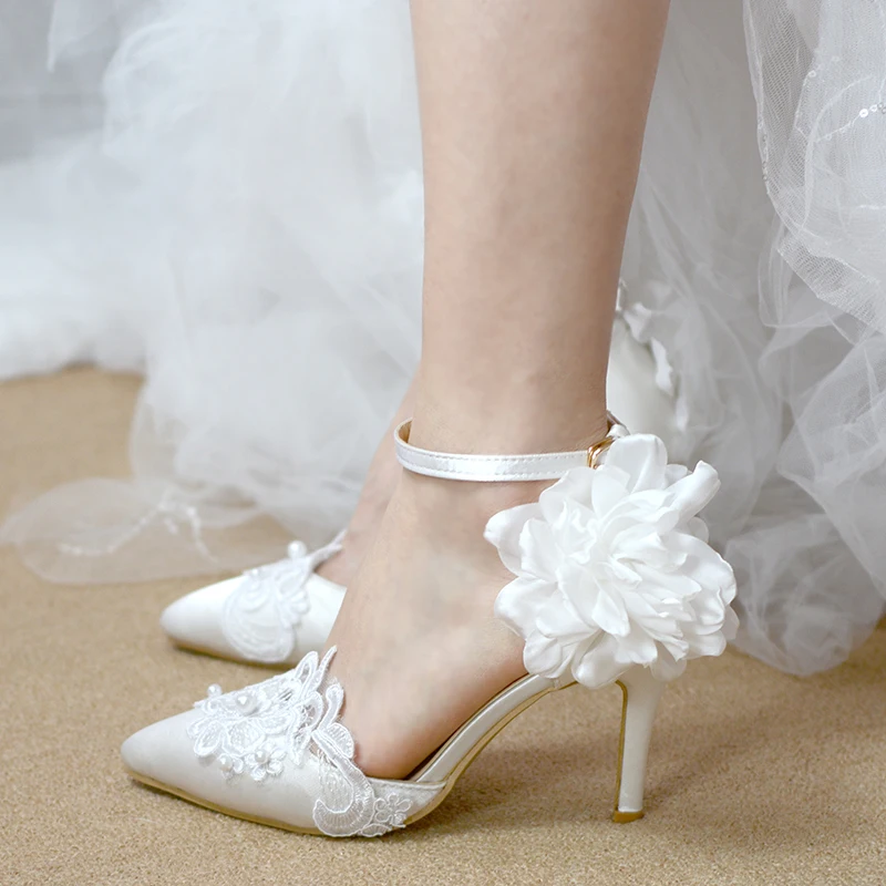 Свадебная обувь свидетельници обувь белый тонкий каблук чашеобразные сандалии ремешок с пряжкой кружева жемчужина цветок Корейская