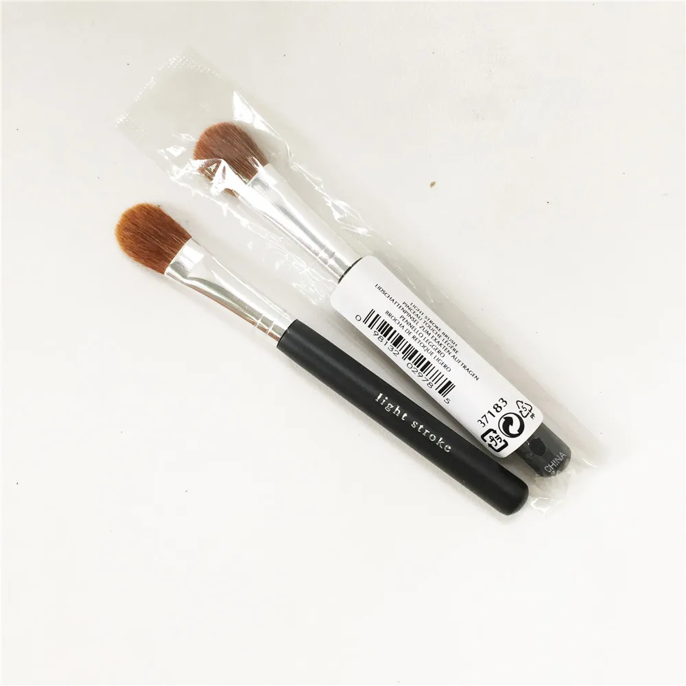 Baremineral Light Stroke Brush _ 1