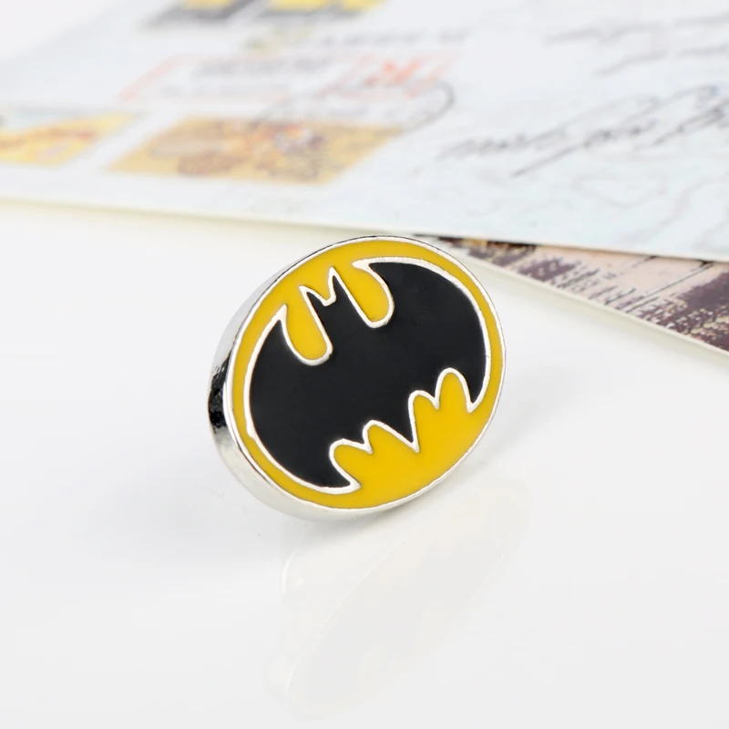 MQCHUN Batman Brooch Superhero DC Comics Yellow Enamel Pin Badge Brooches Button Men's Shirt Jewelry for Man Woman Fans Gift