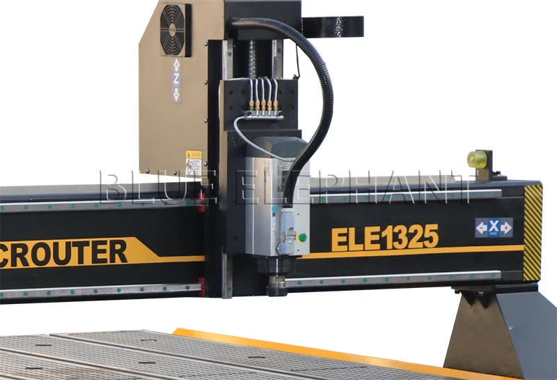 6kw HSD air cooling spindle of 1325 cnc router with roller in front