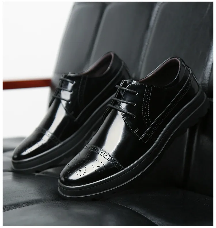 Новинка года; мужские повседневные кожаные туфли с перфорацией Bullock; черные официальные деловые для мужчин; свадебные модельные туфли на плоской подошве;