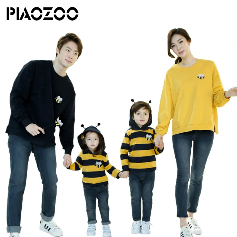 

Family matching sweatshirt christmas cute bee costume Mother dad Children sweatshirt mommy and me tops new year family look P20