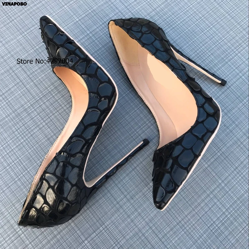 Черные женские туфли-лодочки; туфли со змеиным принтом; женские туфли с острым носком на высоком каблуке; роскошные дизайнерские свадебные туфли; пикантные туфли на высоком каблуке