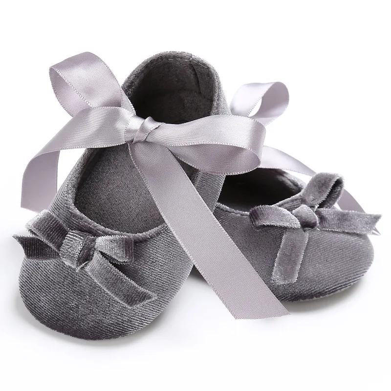 Infantil для маленьких мальчиков с бантом для девочки бархат мягкая подошва Мокасины анти-тапки новорожденных Обувь для девочек малышей Prewalker