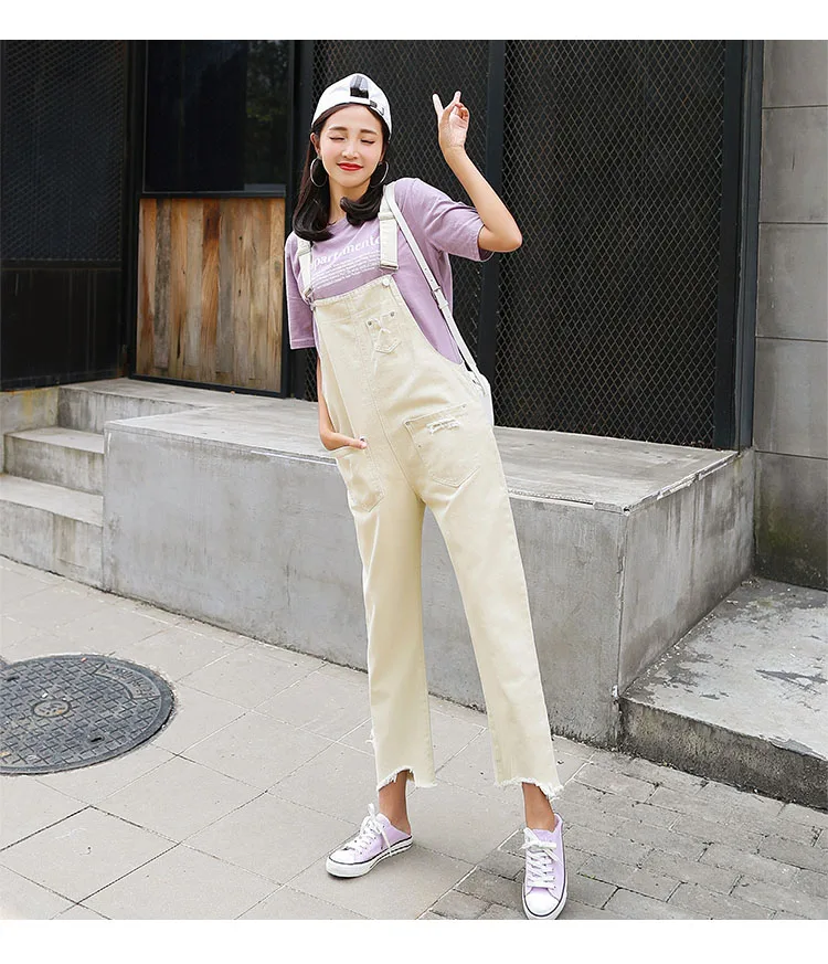 Stylish suspender jeans. College style, casual denim pants. (13)