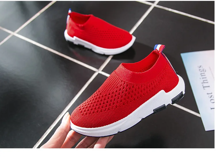 sapatos para meninas e meninos de pouco