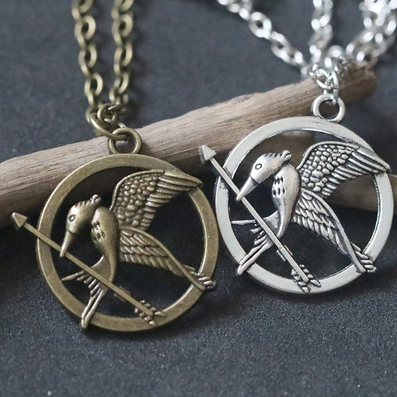 

Bird Necklaces Vintage Antique Bronze Silver Color Pendant Necklace Movie Choker Collier Bijoux Holiday gift Fashion Jewelry
