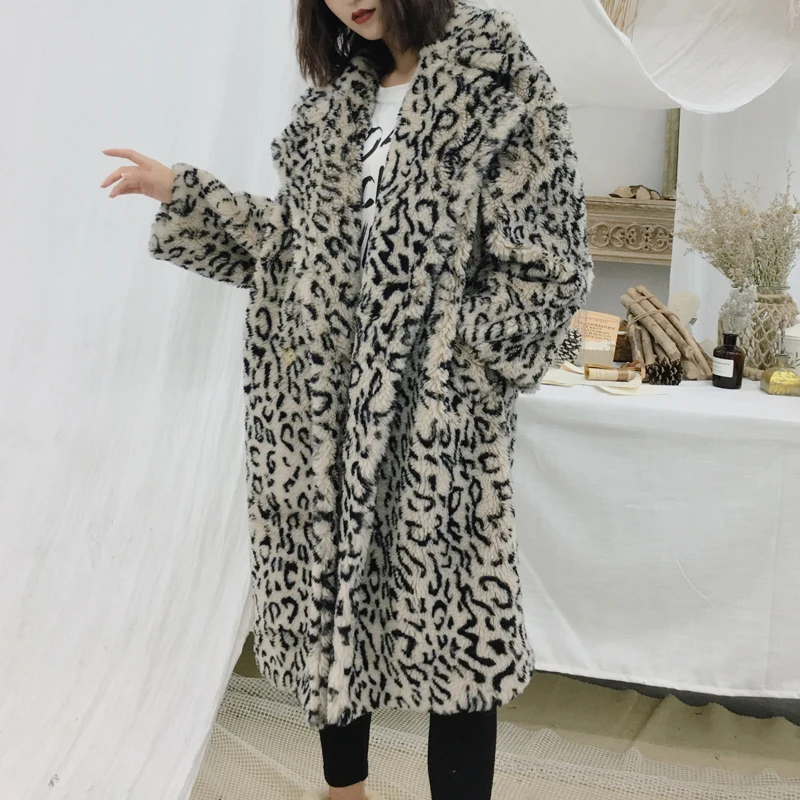Объемное плюшевое пальто для женщин, очень длинное пальто из искусственного меха, куртки для женщин, зимние пальто, зимняя плотная теплая верхняя одежда из искусственного меха