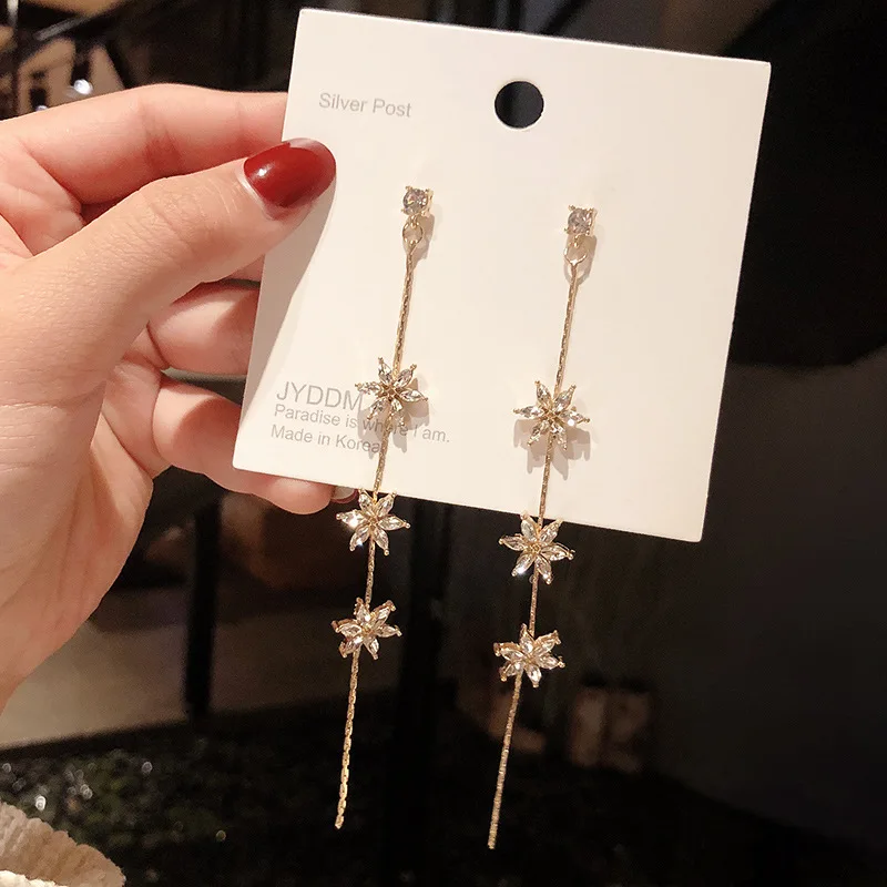 New Arrival Zinc Alloy Trendy Geometric Women Dangle Earrings Korean Long Style Flower Earrings Women Earrings Female