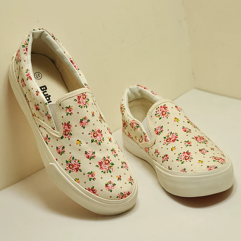 

2016 new arrival Spring autumn women floral flat low casual shoes canvas shoes slip on loafers flower Pastoral style