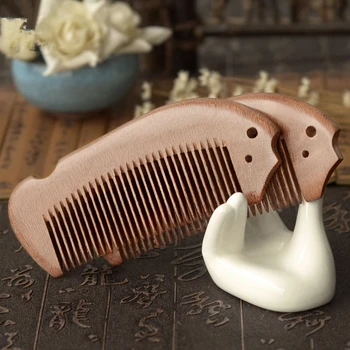 

1PC Authentic Red Sandalwood Comb Fine Tooth Thick Smooth anti-static fish-shaped Whole Wood Comb Sandalwood Comb G0411