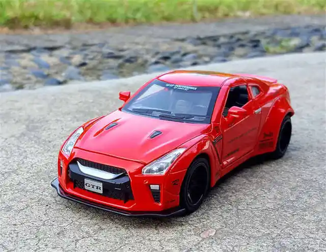Nissan gtr de brinquedo Clearance
