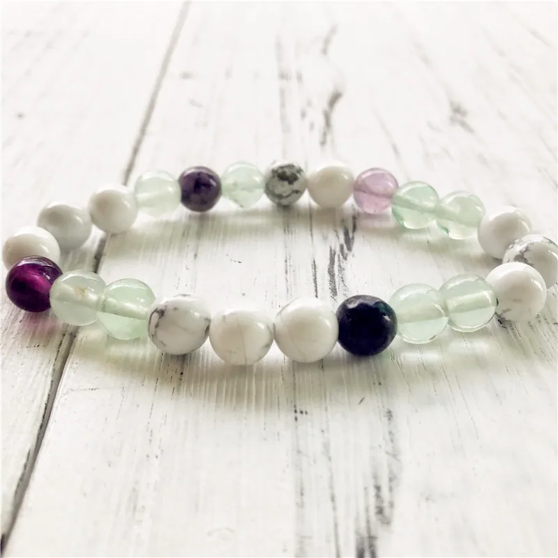 Натуральный Белый Howlite и флюоритовый браслет Красивый цветной камень модный