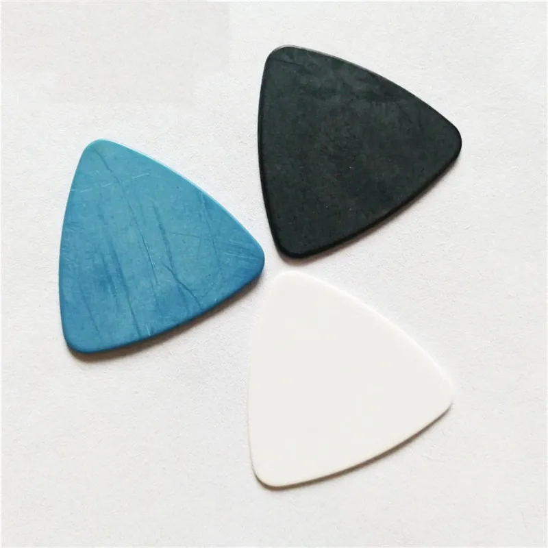 

New Arrival Products Delrin Bass Guitar Picks in Triangle Shape 31*31mm Random Colors 500pcs/lot