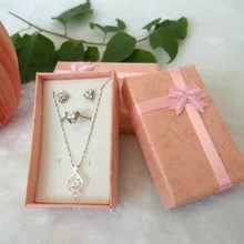 Горячая Распродажа бумажная Подарочная коробка для ювелирных изделий с губкой Розовый квадратный набор ювелирных изделий Кольцо Серьги Ожерелье держатель Чехол с кружевом 5*8*2,5(см