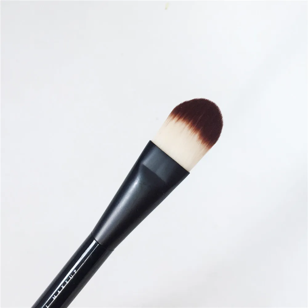 NYX 07 FOUNDATION BRUSH _ 3