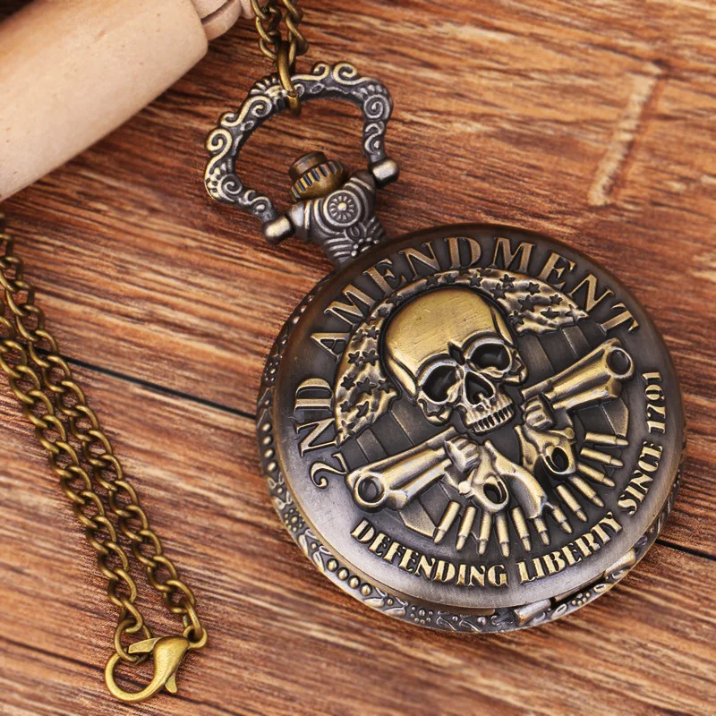 

Pirates of the Caribbean Ghost Head Theme Bronze Quartz Pocket Watches Fashion Vintage For Watches Christmas Brithday Gift