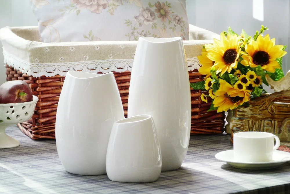 Маленькая керамическая ваза белая для украшения дома и магазина|small ceramic vase|white