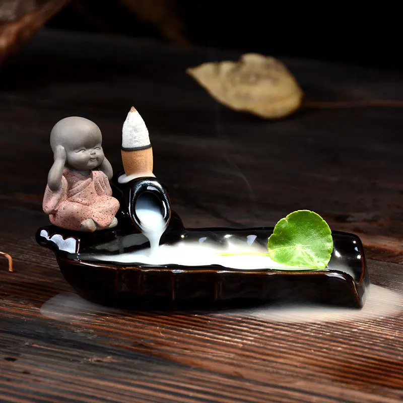 

Creative Cover The Ears Little Monk Design Backflow Incense Cones Burner Incense Holder Ceramic Censer Home Decoration Teahouse