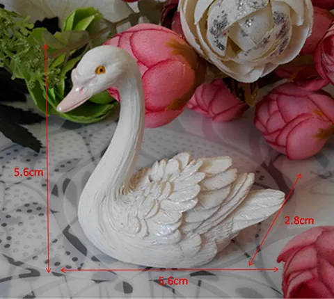 Beautiful Swan Pvc Resin Toys Party Decoration gift - size