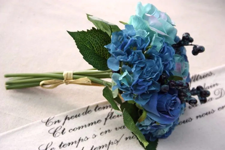 Искусственный шелк Голубая роза цветы букет Искусственные ягоды цветочные свадебные искусственные цветы гортензии для украшения дома