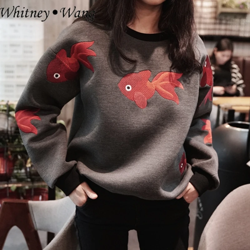 Осень 2019 модная уличная одежда WHITNEY WANG толстовка с вышивкой золотой рыбы женские