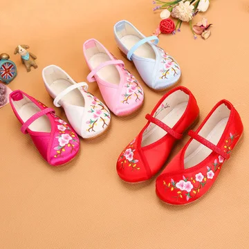 

NEW Children's old Beijing cloth shoes girls embroidered shoes national wind shoes satin baby show dance shoes